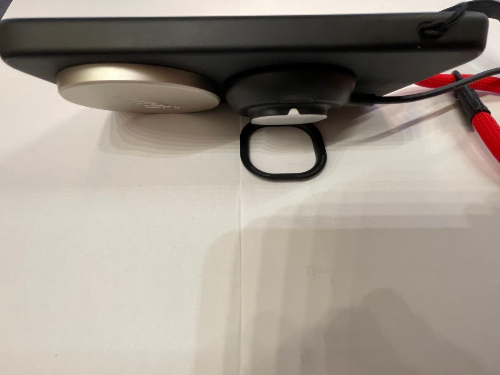 Il telefono resta attaccato per bene