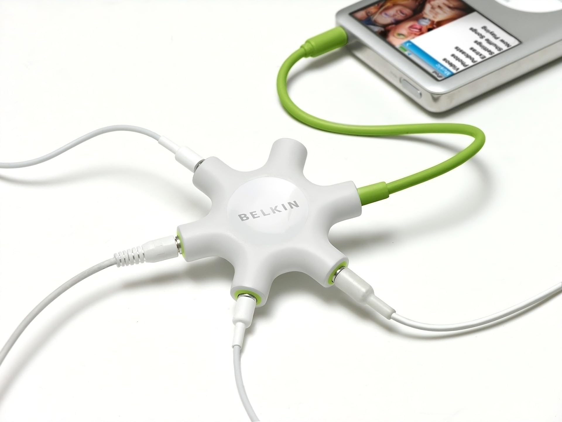 belkin-rockstar-cavo-doppiatore-per-cuffie-con-5-prese-3-5-mm-splitter-audio-bia image 3