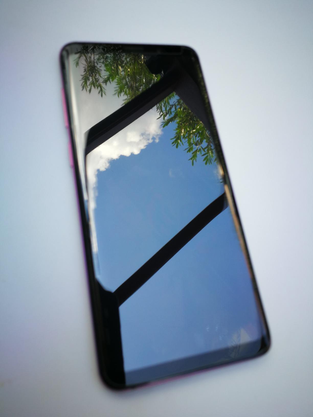 Aluminum top per un telefono datato