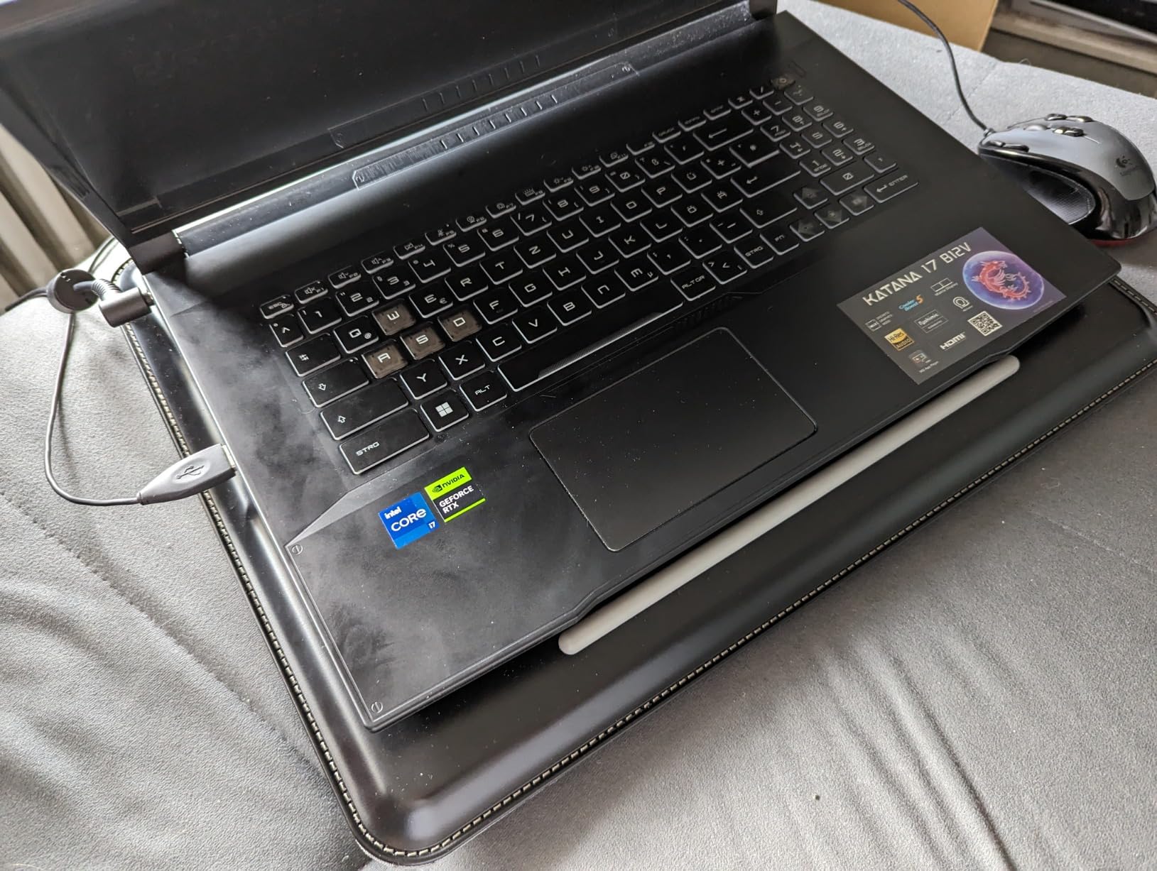 Uso il laptop sul divano senza scottarmi
